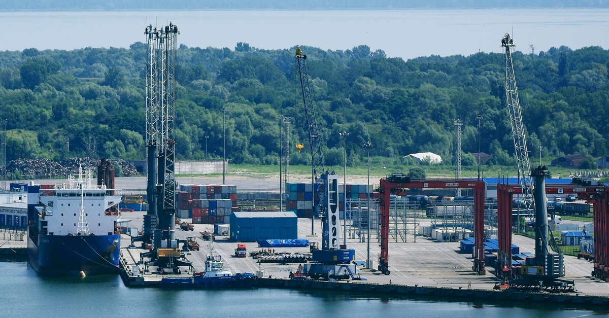 Russischer Hafen brennt – Ukraine greift mit Hunderten Drohnen an