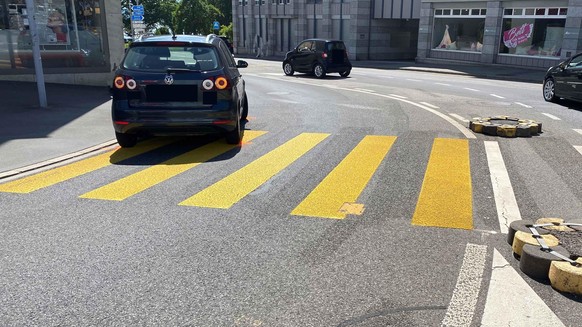 Verkehrsunfall: 82-Jähriger fährt in Zug schwangere Frau an - leicht verletzt