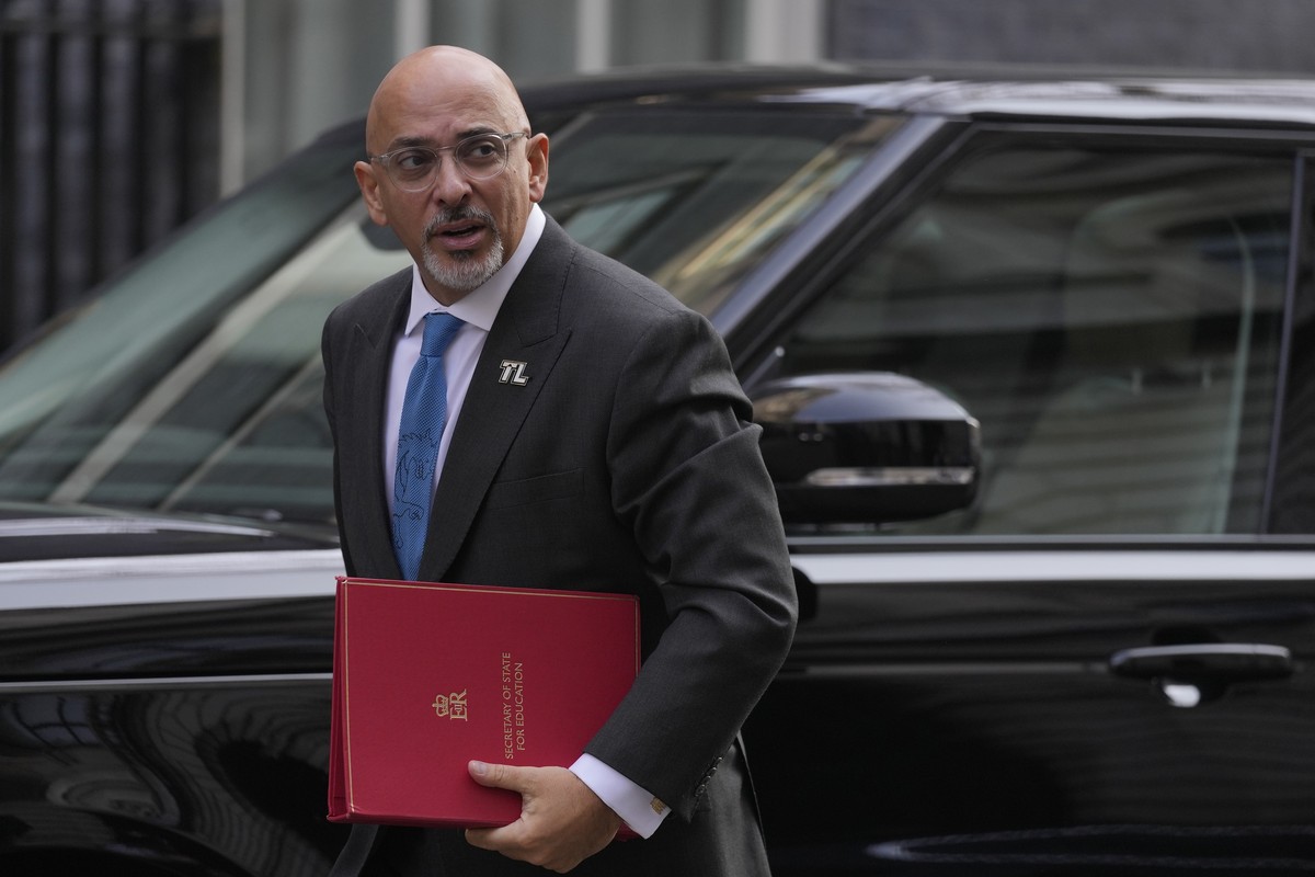 Nadhim Zahawi, Britain's Secretary of State for Education arrives at 10 Downing Street for a cabinet meeting where the cabinet were given details of the Spring Statement by the Rishi Sunak Chance ...