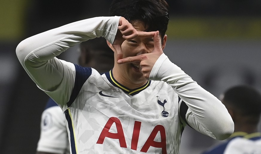epa08834167 Son Heung-min of Tottenham celebrates after scoring the 1-0 lead during the English Premier League soccer match between Tottenham Hotspur and Manchester City in London, Britain, 21 Novembe ...