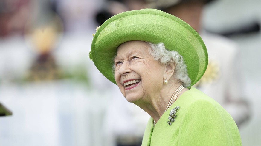 Windsor, United Kingdom. Queen Elizabeth II attends the Royal Windsor Cup Final at the Guards Polo Club in Windsor, United Kingdom. PUBLICATIONxINxGERxSUIxAUTxHUNxONLY xi-Imagesx IIM-22393-0001