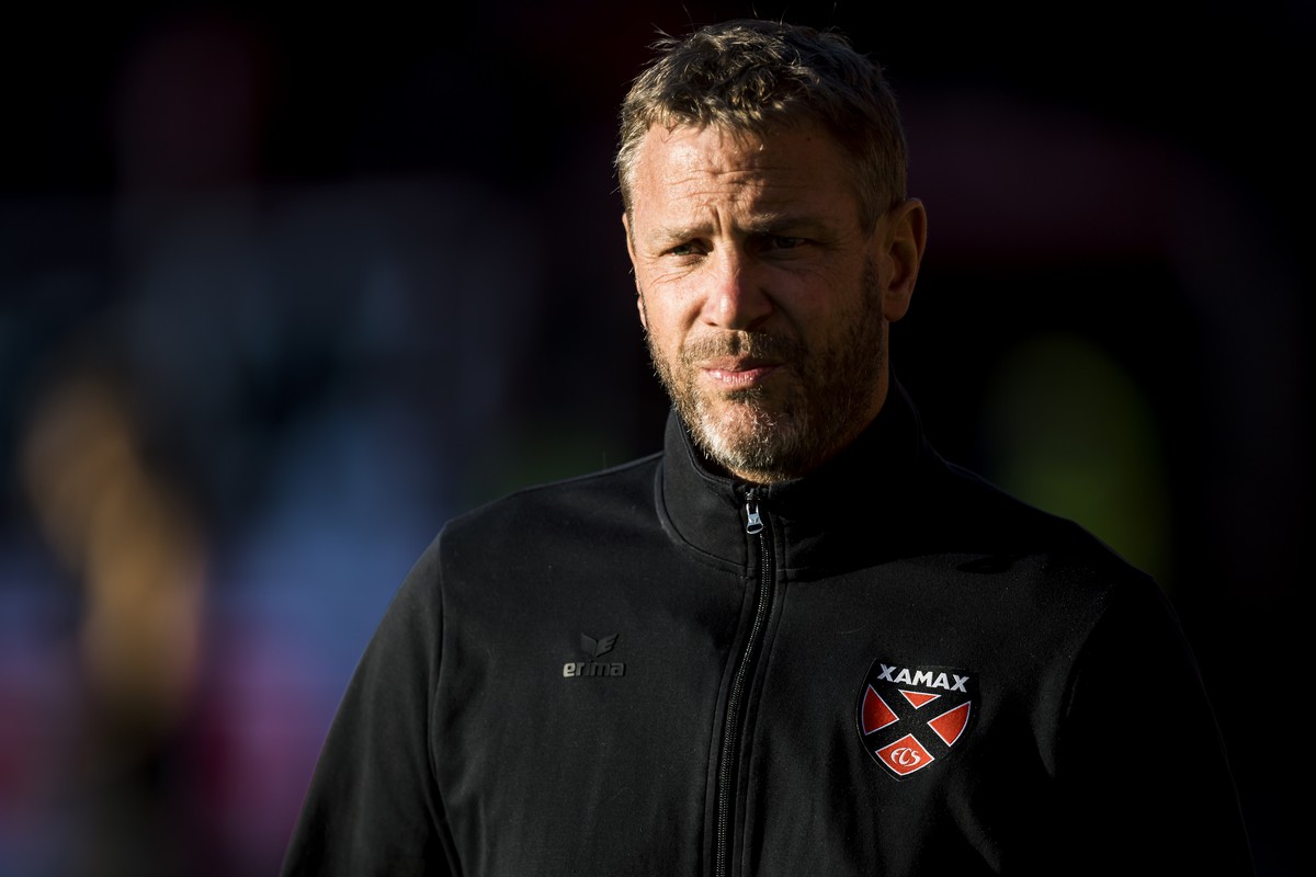 L'entraineur neuchatelois Stephane Henchoz, lors de la rencontre de football de Super League entre Neuchatel Xamax FCS et le FC Lugano ce mercredi 22 mai 2019 au stade de la Maladiere a Neuchatel ...