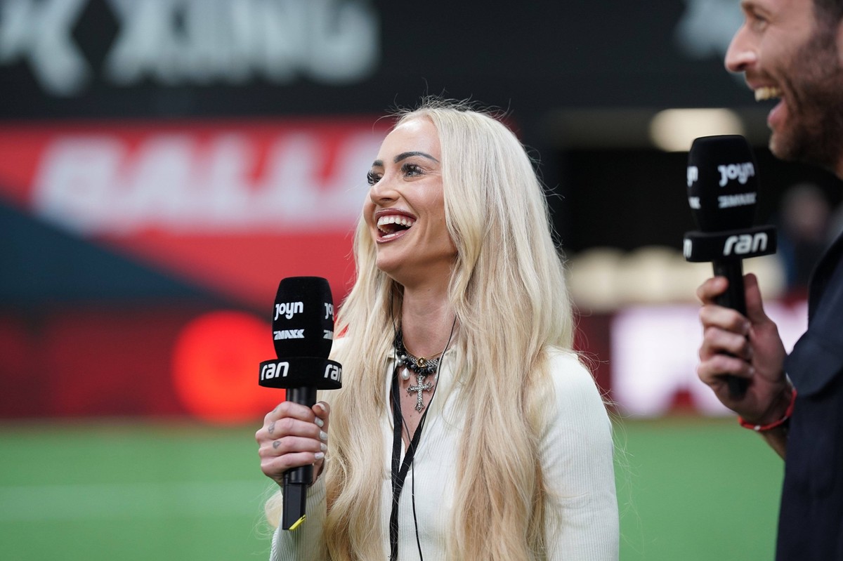 Alisha Lehmann, Schweizer Fussballnationalspielerin und Teammanagerin von Street United erfreut im Interview bei Pro 7 Maxx, Joyn. 18.03.2024, Fussball, Baller League, GER, K�ln, Motorworld World K�ln ...