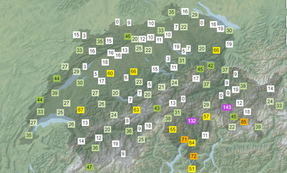 Auch die Messdaten von 15.00 Uhr zeigen: Der Wind bläst im Südosten weiterhin kräftig (Böen in km/h).