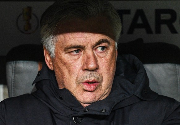 epa05929444 Bayern Munich&#039;s head coach Carlo Ancelotti before the German DFB Cup semi final soccer match between FC Bayern Munich and Borussia Dortmund in Munich, Bavaria, Germany, 26 April 2017. ...