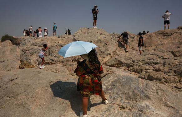 Mit steigenden Touristen-Zahlen schnellt auch der Wasserverbrauch auf griechischen Insel in die Höhe.