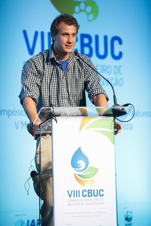 Ryan Hreljac speaking at a conference in Brazil in 2014
By Hurljack - Own work, CC BY-SA 4.0, https://commons.wikimedia.org/w/index.php?curid=73351542