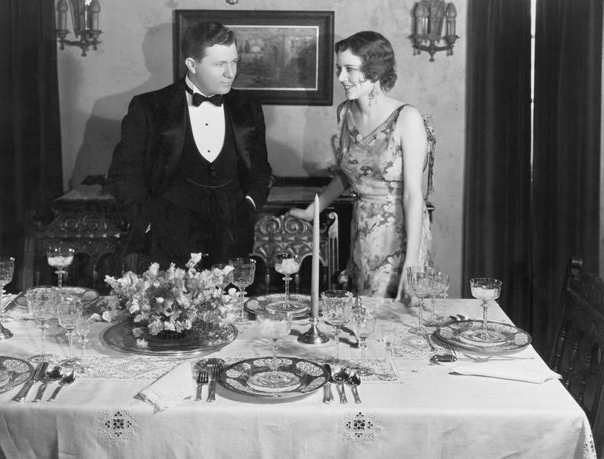 dinner party retro 1920s essen kochen