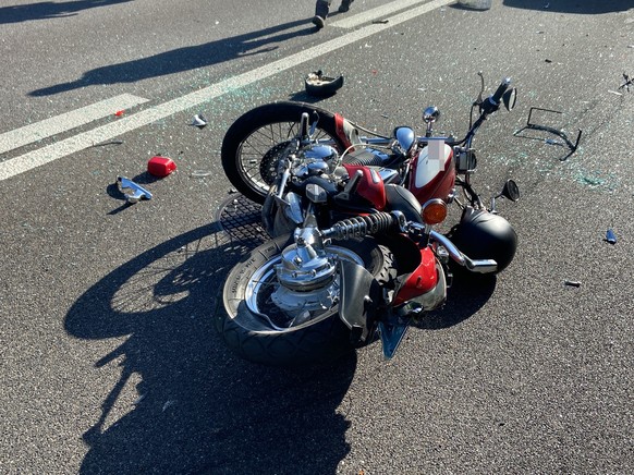 Töfffahrer bei Auffahrunfall auf A1 schwer verletzt
Bei einem Auffahrunfall auf der Autobahn A1 bei Baden ist ein Motorradfahrer am Freitagmorgen schwer verletzt worden. Er wurde ins Spital gebracht.
 ...