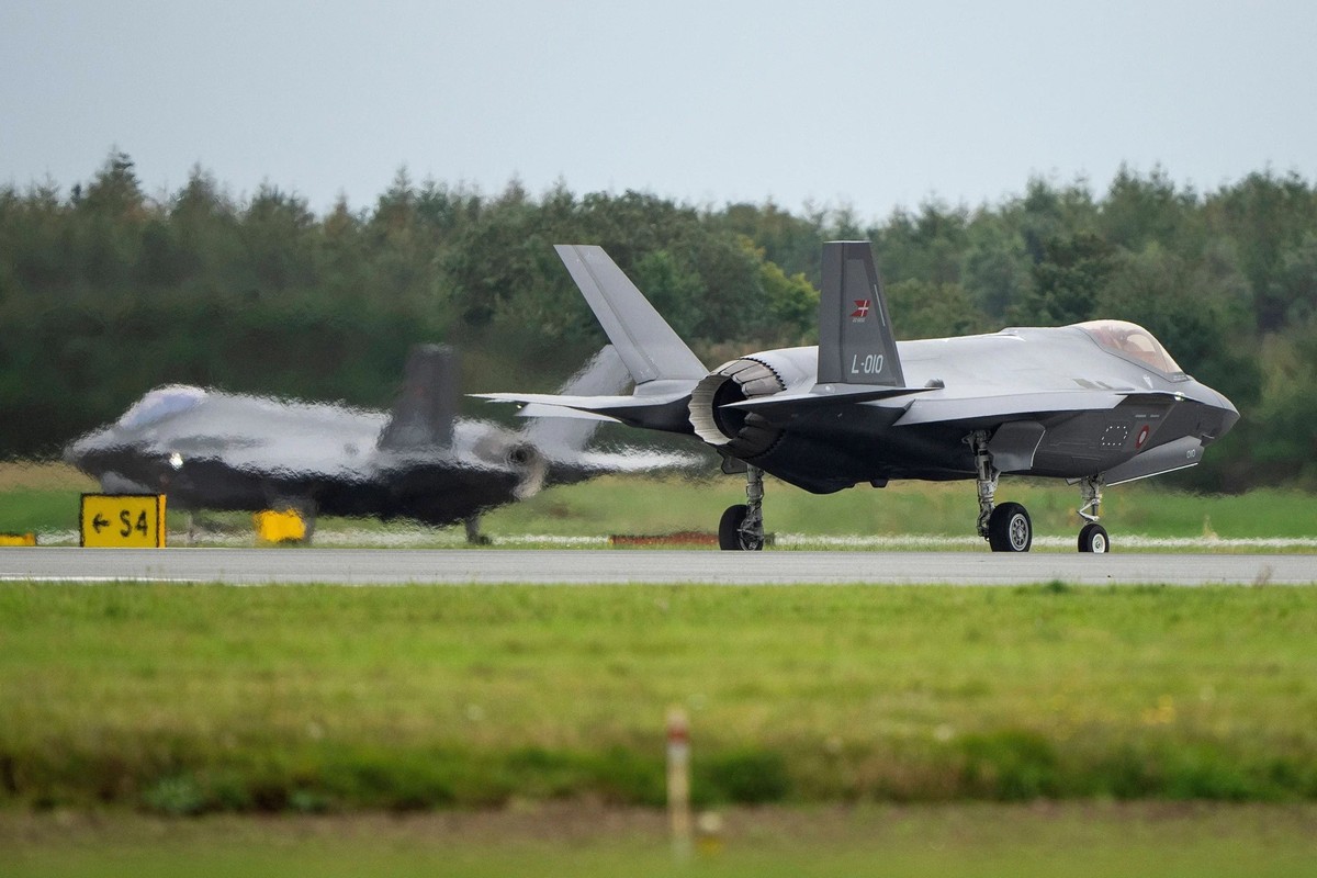 Les jets américains F-35 seraient toujours des nécessités absolues pour la Suisse, selon Urs Loher.