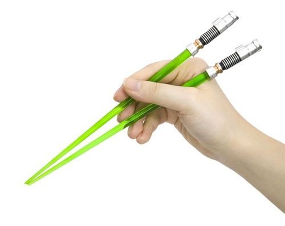 Luke Skywalker star wars chopsticks essen food 

https://hips.hearstapps.com/pop.h-cdn.co/assets/17/18/1493750564-1493316083-luke-skywalker-green-lightsaber-chopsticks.jpg?crop=1xw:1.0xh;center,top&am ...