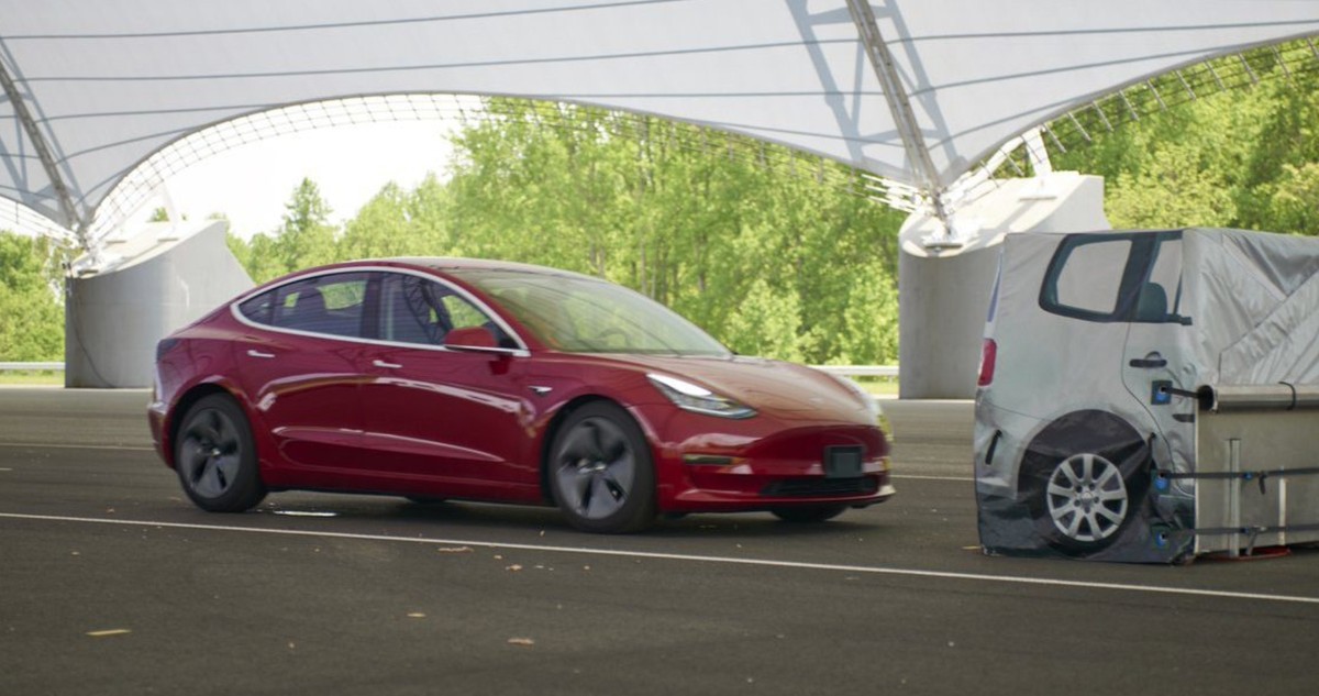 Das Konsumentenmagazin «Consumer Reports» verwehrt dem Model 3 die begehrte Kaufempfehlung, weil der Bremsweg zu lang ist.