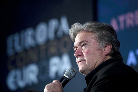 epa08614641 (FILE) - Former White House strategist Steve Bannon speaks at the &#039;Atreju 18&#039; political meeting in Rome, Italy, 22 September 2018 (reissued 20 August 2020). Federal prosecutors i ...