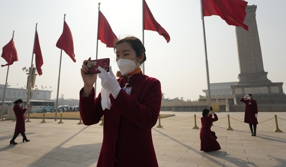 Die Kommunistische Partei Chinas, respektive das Regime in Peking, nutzt ausländische Influencer, um mit Staatspropaganda heimlich in die Mainstream-Medien im Westen einzudringen und die eigene Bevölk ...