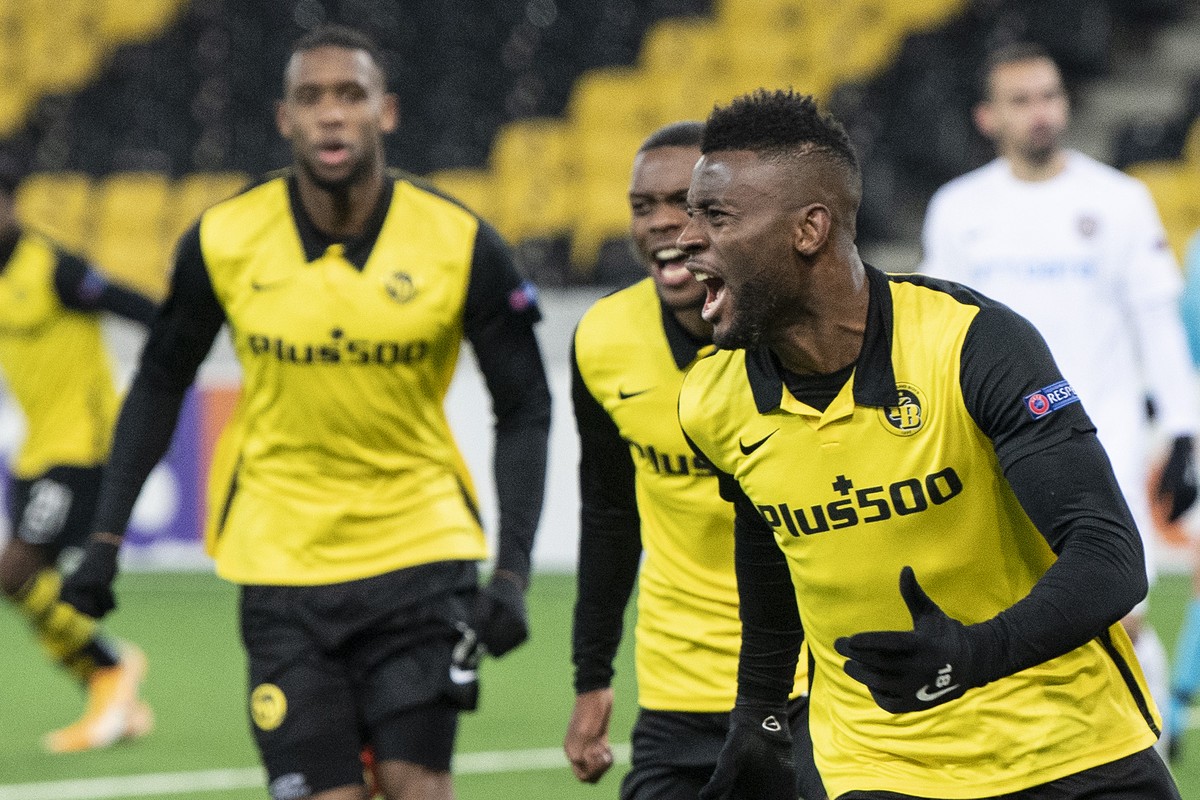 YB's Jean-Pierre Nsame, right, and YB's Christopher Martins celebrate the to 1-1 during the UEFA Europa League group stage group A matchday 6 soccer match between Switzerland's BSC Youn ...