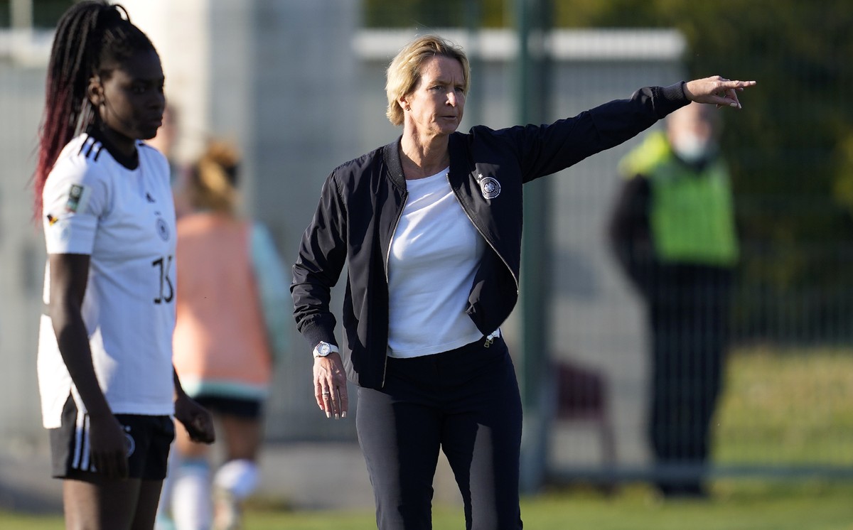 Germany's coach Martina Voss-Tecklenburg gives instructions during the Women's World Cup Group H qualifying soccer match between Serbia and Germany at Sports Center of FA of Serbia stadium i ...