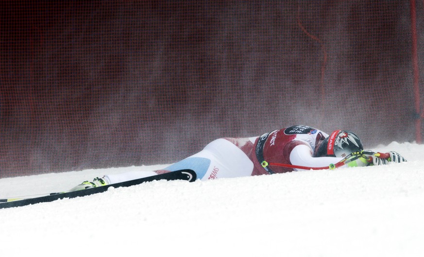 Durchzogene Leistung der Schweizer: Beat Feuz nach seinem Ausscheiden am Boden.