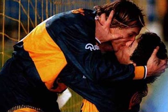 Diego Maradona und Claudio Caniggia: Die beiden Legenden der Boca Juniors haben sich lieb. Sehr lieb.