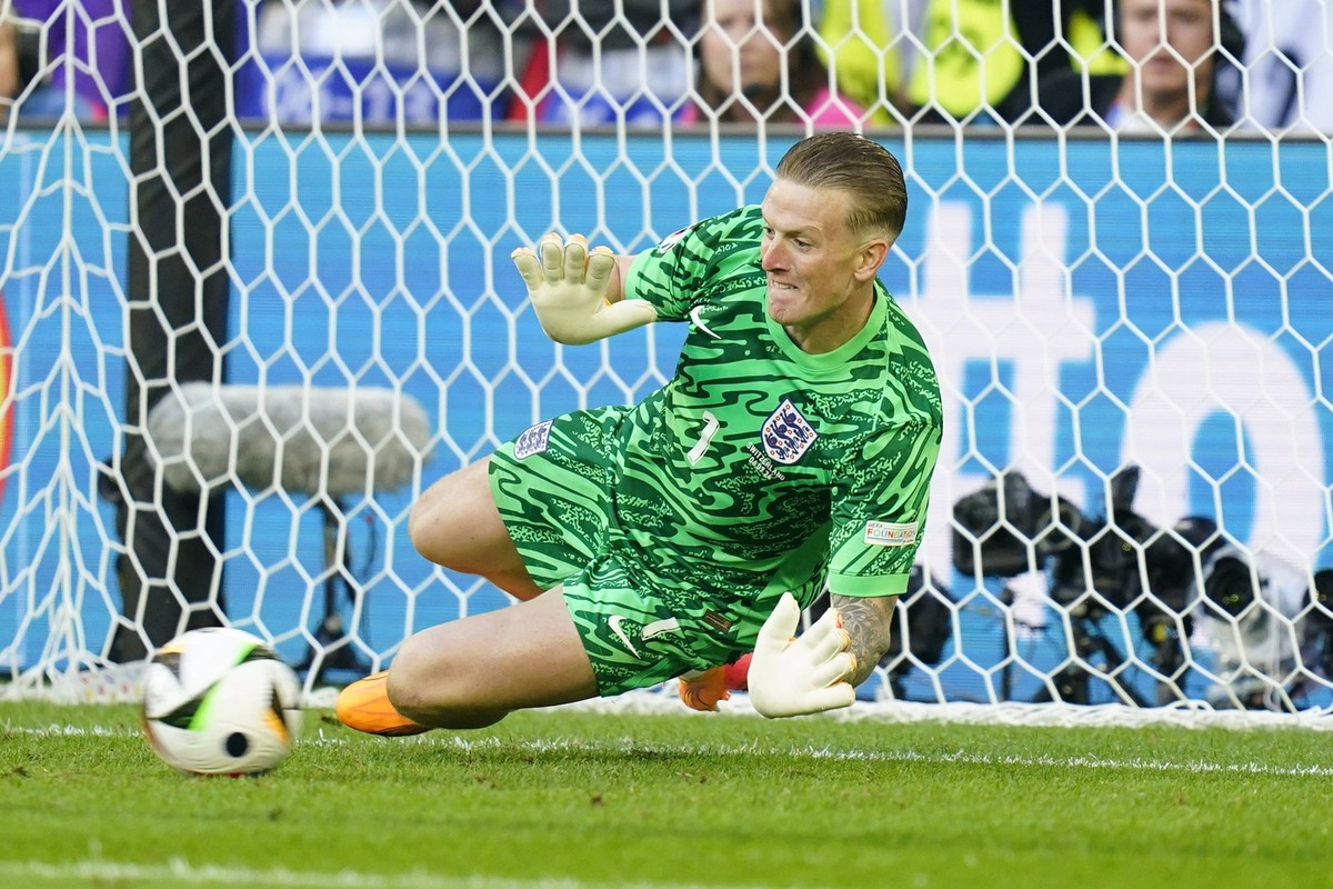 GER: England v Switzerland. UEFA EURO, EM, Europameisterschaft,Fussball 2024 Jordan Pickford of England during the UEFA Euro 2024 match between England and Switzerland. Quarter Finals, played at Dusse ...