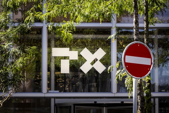 ARCHIV -- Das Logo der TX Group am Gebaeude der TX Group, Tamedia und des Tages-Anzeigers an der Werdstrasse, aufgenommen am Donnerstag, 21. September 2023 in Zuerich. Die TX Group vereinfacht ihre Gr ...