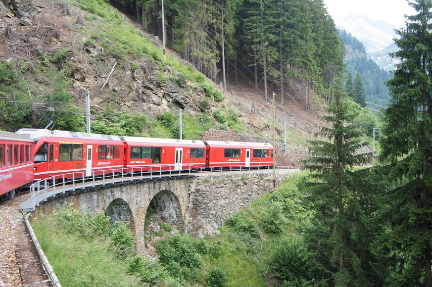 zugfahrt,bernina-express,rhätische bahn *** train,bernina express,rhaetian railway,trains sqf-fib