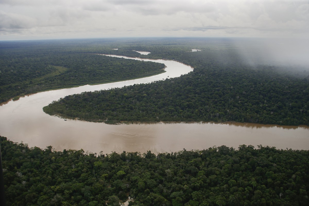 FILE - The Itaquai River snakes through the Javari Valley Indigenous territory, Atalaia do Norte, Amazonas state, Brazil, Friday, June 10, 2022. Scores of Indigenous families have left their territory ...