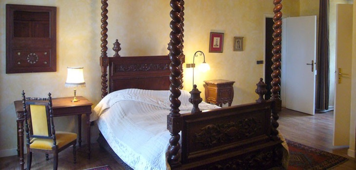 Le lit de Ganeviève Zapffel au Manoir du Tertre.