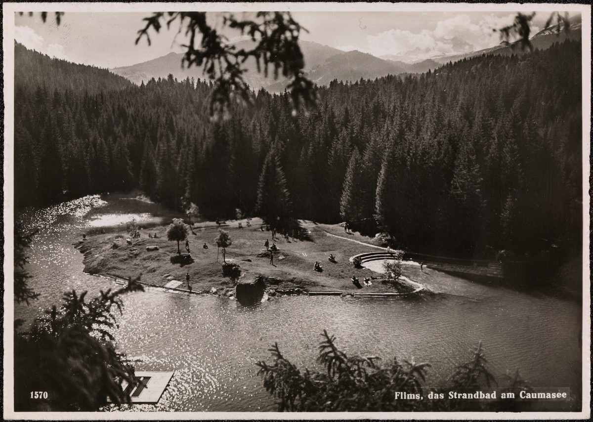 Poststempel 15.7.1945
Flims, das Strandbad am Caumasee