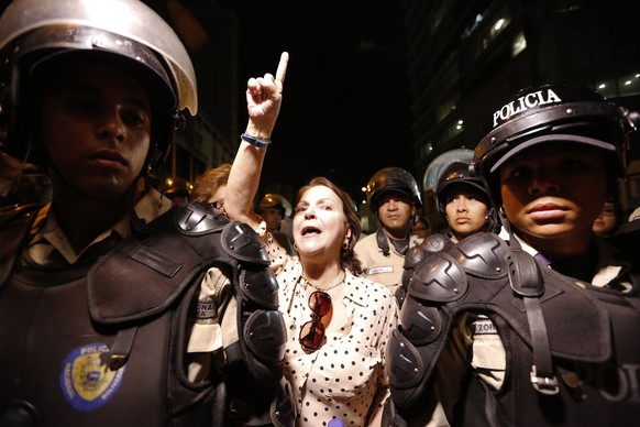 Ledezmas Frau protestiert gegen seine Festnahme.