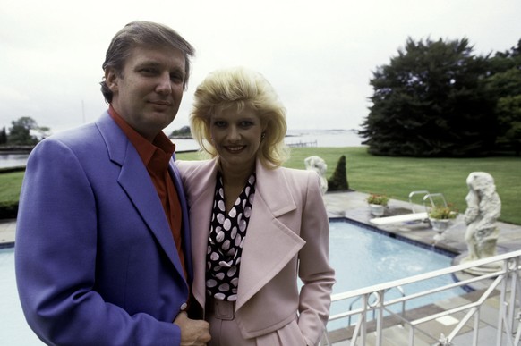 Im August des Jahres 1987 war Donald noch mit Ivana verheiratet – obwohl er da schon eine Affäre mit seiner zweiten Frau Marla begonnen hatte.