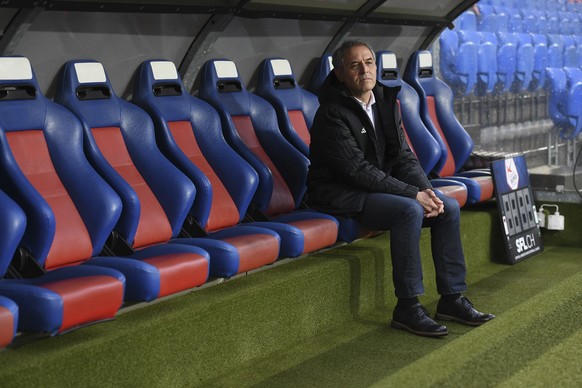 Basels Cheftrainer Marcel Koller, vor dem Fussball Meisterschaftsspiel der Super League zwischen dem FC Basel 1893 und dem BSC Young Boys im Stadion St. Jakob-Park in Basel, am Sonntag, 2. Dezember 20 ...