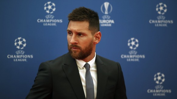 Barcelona's soccer player Lionel Messi poses to the photographers before the UEFA Champions League group stage draw at the Grimaldi Forum, in Monaco, Thursday, Aug. 29, 2019. (AP Photo/Daniel Cole)
Li ...