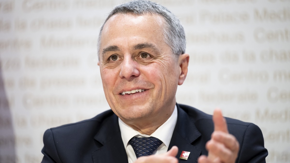 Bundesrat Ignazio Cassis spricht an einer Medienkonferenz ueber die aktuelle Lage der Schweizer Vertretungen in Israel und im Iran, am Freitag, 20. Juni 2025, im Medienzentrum Bundeshaus in Bern. (KEY ...