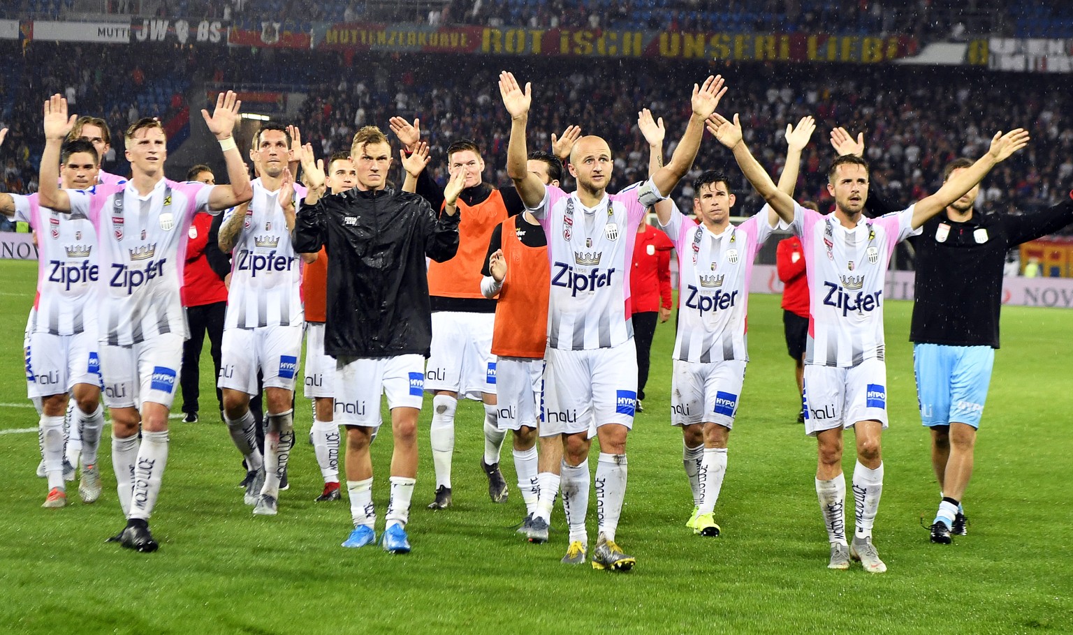 epa07761168 Lask players celebrate after the UEFA Champions League third qualifying round, first leg soccer match between FC Basel and LASK in Basel, Switzerland, 07 August 2019. EPA/WALTER BIERI