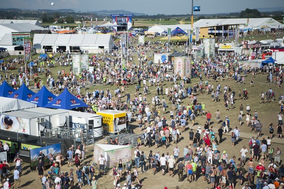 Uebersicht des Festgelaendes am Eidgenoessischen Schwing- und Aelplerfest (ESAF) Estavayer 2016 in Payerne, am Samstag, 27. August 2016. (KEYSTONE/Urs Flueeler)