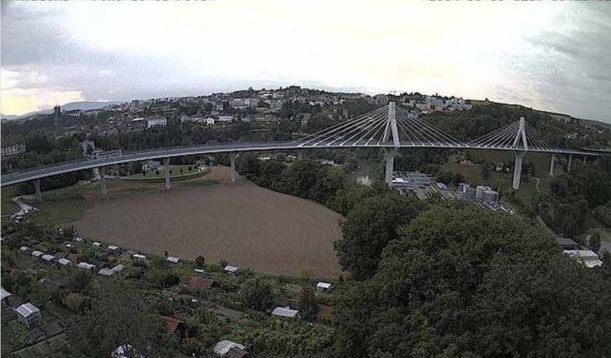 Screenshot der Live-Webcam: Die Kosten für die Brücke haben sich fast verdoppelt.