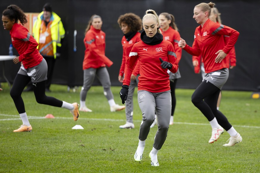 Switzerland&#039;s Coumba Sow, Ramona Bachmann, Amira Arfaoui, Alisha Lehmann and Julia Stierli, left to right attend a training session next to the Dunedin Stadium the day before the FIFA Women&#039; ...