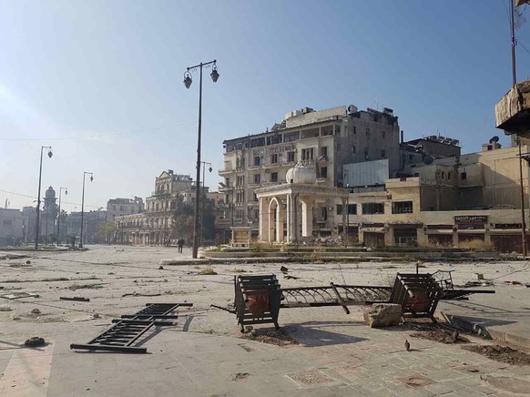 epa05668759 Destruction in the old part of the city in the east of Aleppo, Syria, 10 December 2016. According to media reports, the Syrian army&#039;s military operations are continuing in the only re ...