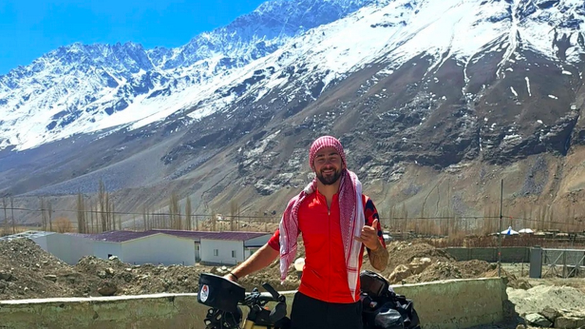 Vom-Anzug-in-den-Velosattel-So-verr-ckt-war-Patricks-Velotour-von-Z-rich-nach-Japan