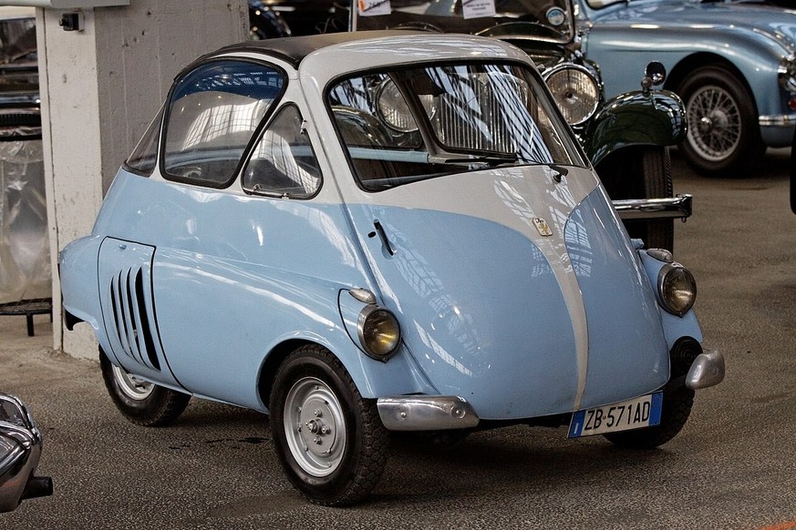 Iso Isetta – the original Bubble Car. 

https://de.wikipedia.org/wiki/Iso_Isetta