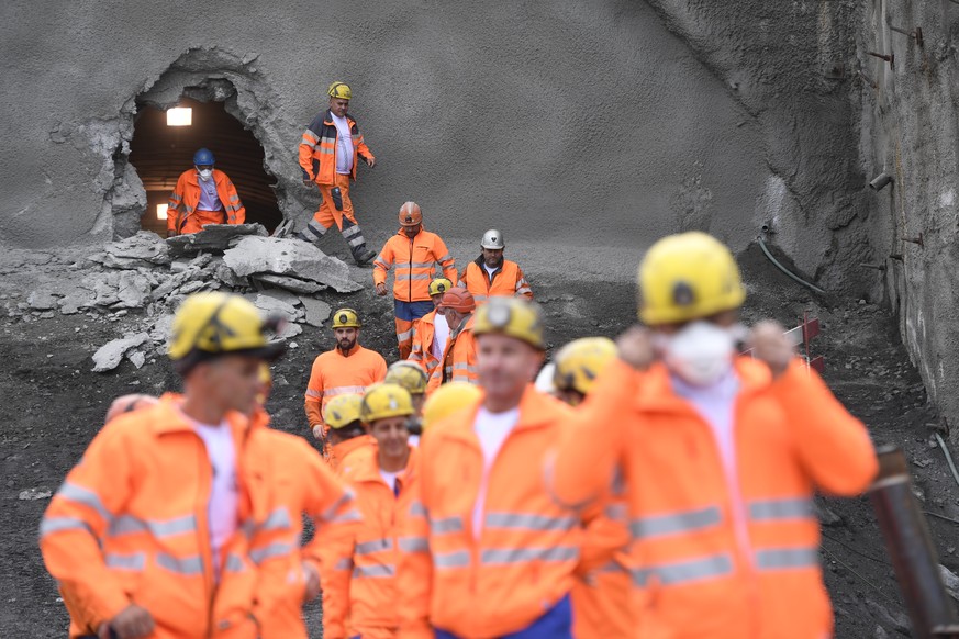 Le percement marque la fin des travaux d&#039;excavation dans le tube nord du tunnel de Riedberg sur chantier de l&#039;autoroute A9 ce samedi 26 septembre 2020 a Gampel. Debute en septembre 2004, le  ...