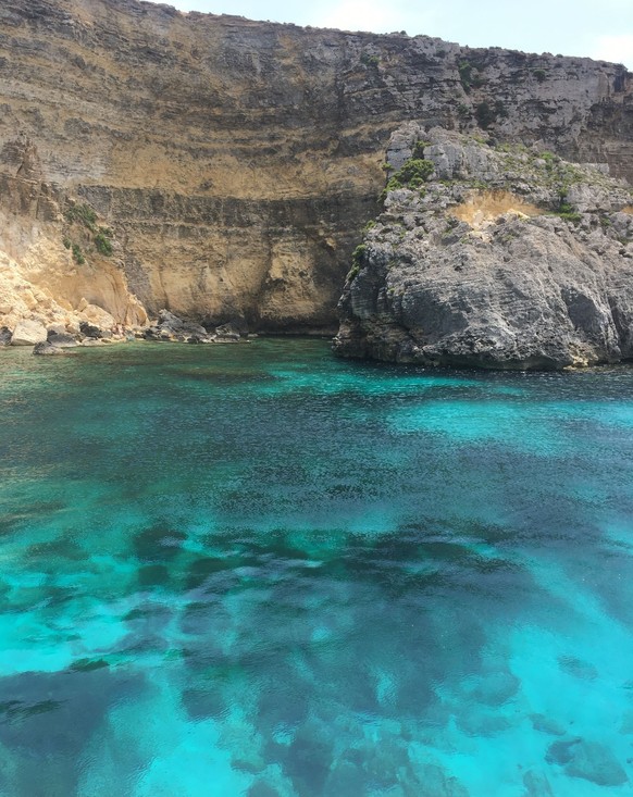 Das türkisblaue Wasser bei der Crystal Bay.