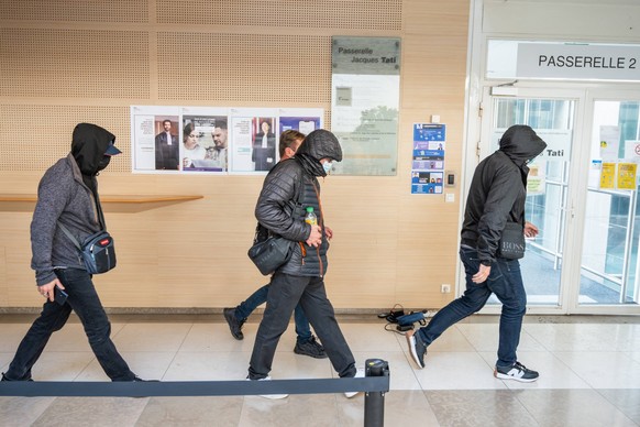 Mazan Mass Rape Trial - Avignon One of the co-accused at the courtroom on September 20, 2024 at the Avignon courthouse, south of France for the trial of her former partner Dominique Pelicot. Gisele Pe ...