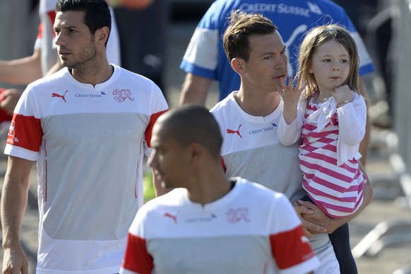 Familienmensch Lichsteiner nimmt sogar seine Tochter zum Training mit.