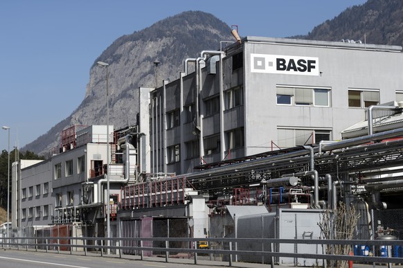 Le site de BASF Pharma est photographie ce vendredi, 13 mars 2015, a Evionnaz, Valais. A l'occasion d'un debat parlementaire special consacre a la pollution au mercure dans le Haut-Valais, l ...