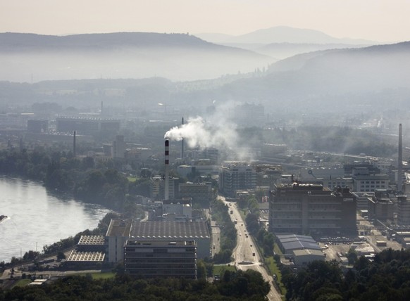 Während die Finanzbranche Aufwind verspürt, bleibt die Industrie unter Druck. (Archivbild)