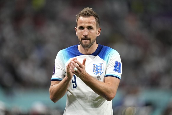 England&#039;s Harry Kane acknowledges the applause from the crowd during the World Cup group B soccer match between England and Iran at the Khalifa International Stadium in Doha, Qatar, Monday, Nov.  ...