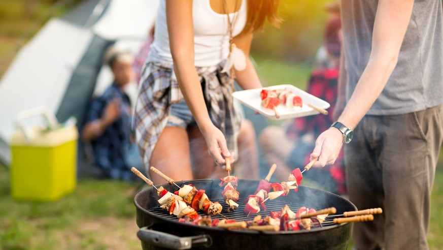 Grillieren Grillparty (Shutterstock)