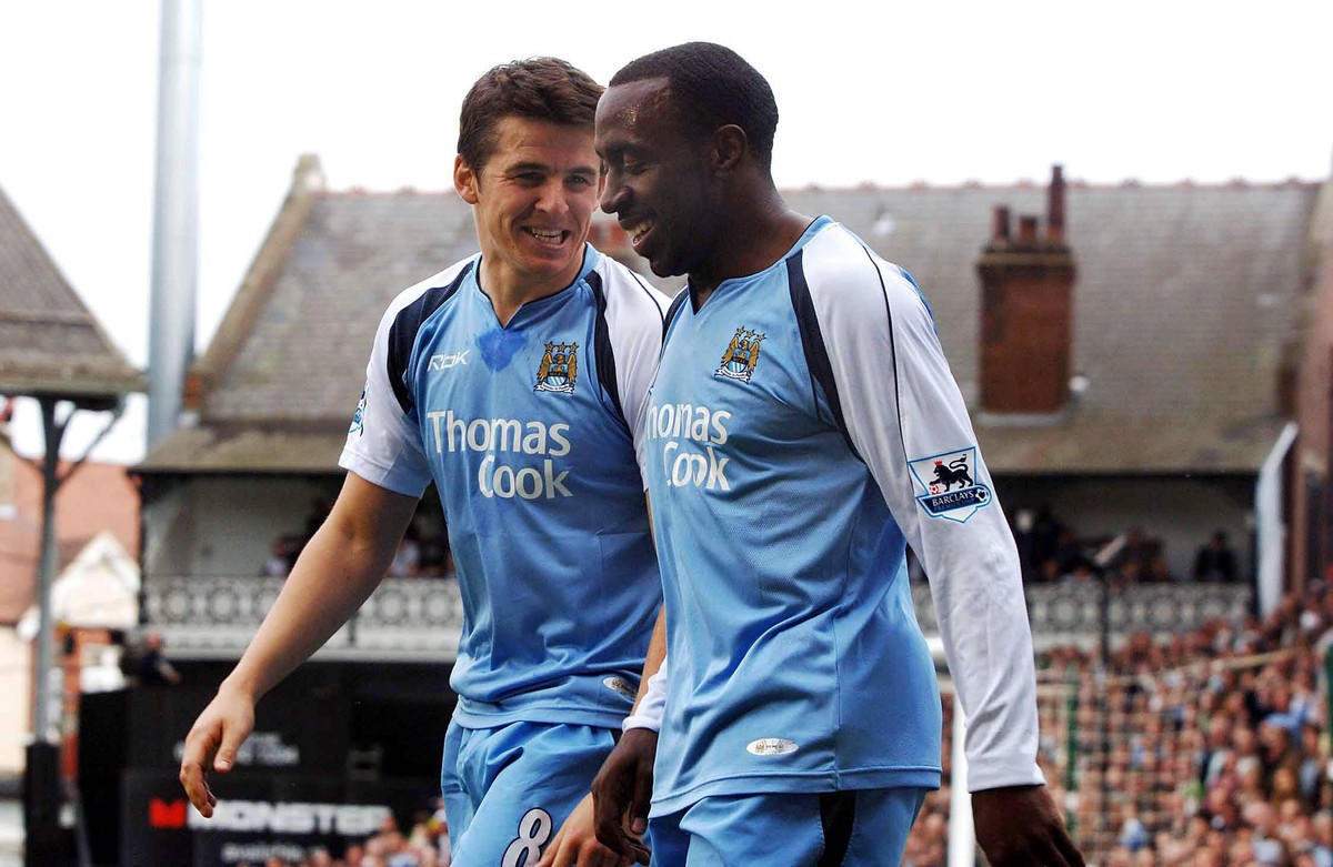 Bildnummer: 02782550 Datum: 09.04.2007 Copyright: imago/Colorsport
Darius Vassell (re.) und Joey Barton (beide Manchester City) - Torjubel - PUBLICATIONxINxGERxSUIxAUTxHUNxUSAxONLY; Vdig, quer, close ...