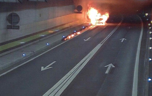 Autobrand im Gotthardtunnel